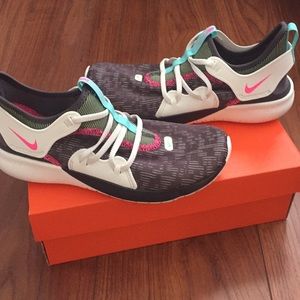 Nike Flex natural motion running 7 great used cond